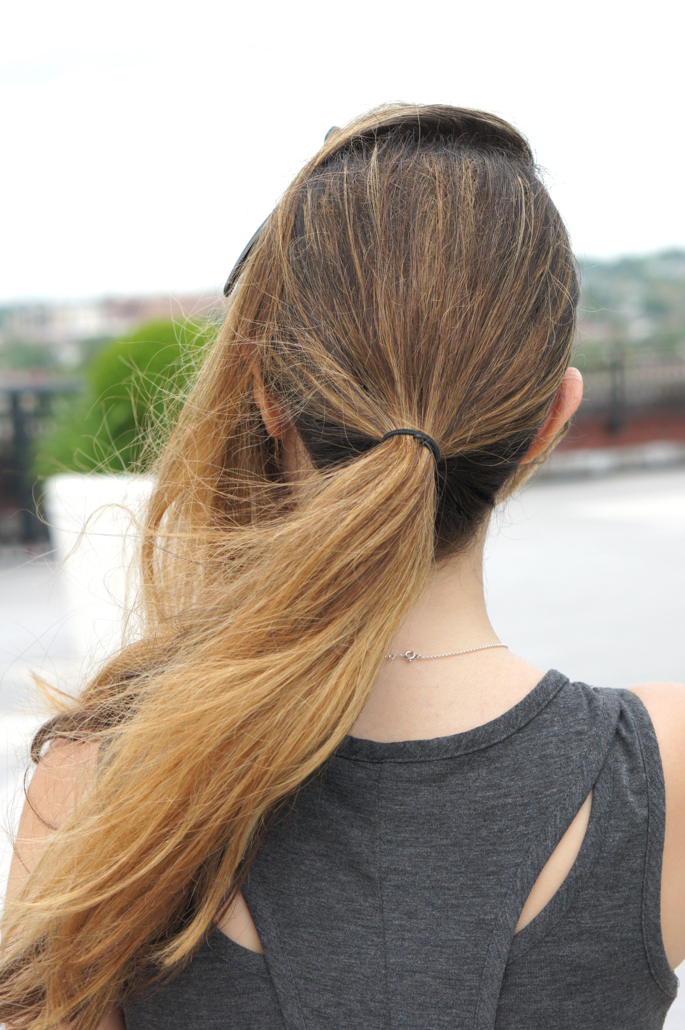 How To Create The Perfect Messy Pony Tail Good Good Gorgeous