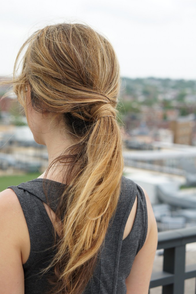 How To Create The Perfect Messy Pony Tail Good Good Gorgeous